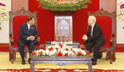 Party leader welcomes Cambodia Senate President in Hanoi